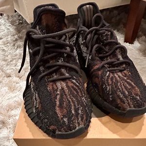 Yeezy boost 350 V2